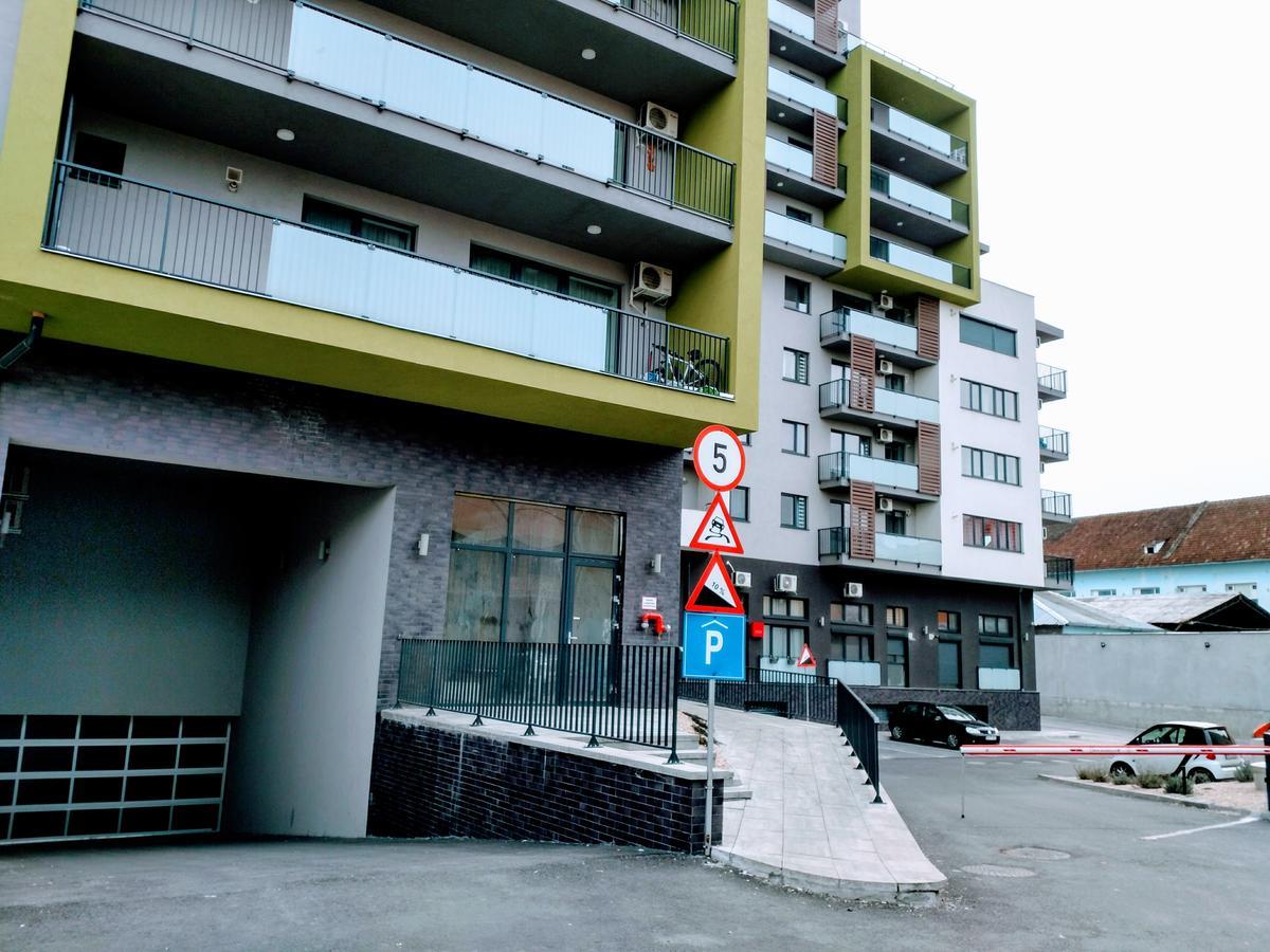 Highsky Oradea Apartments Kültér fotó